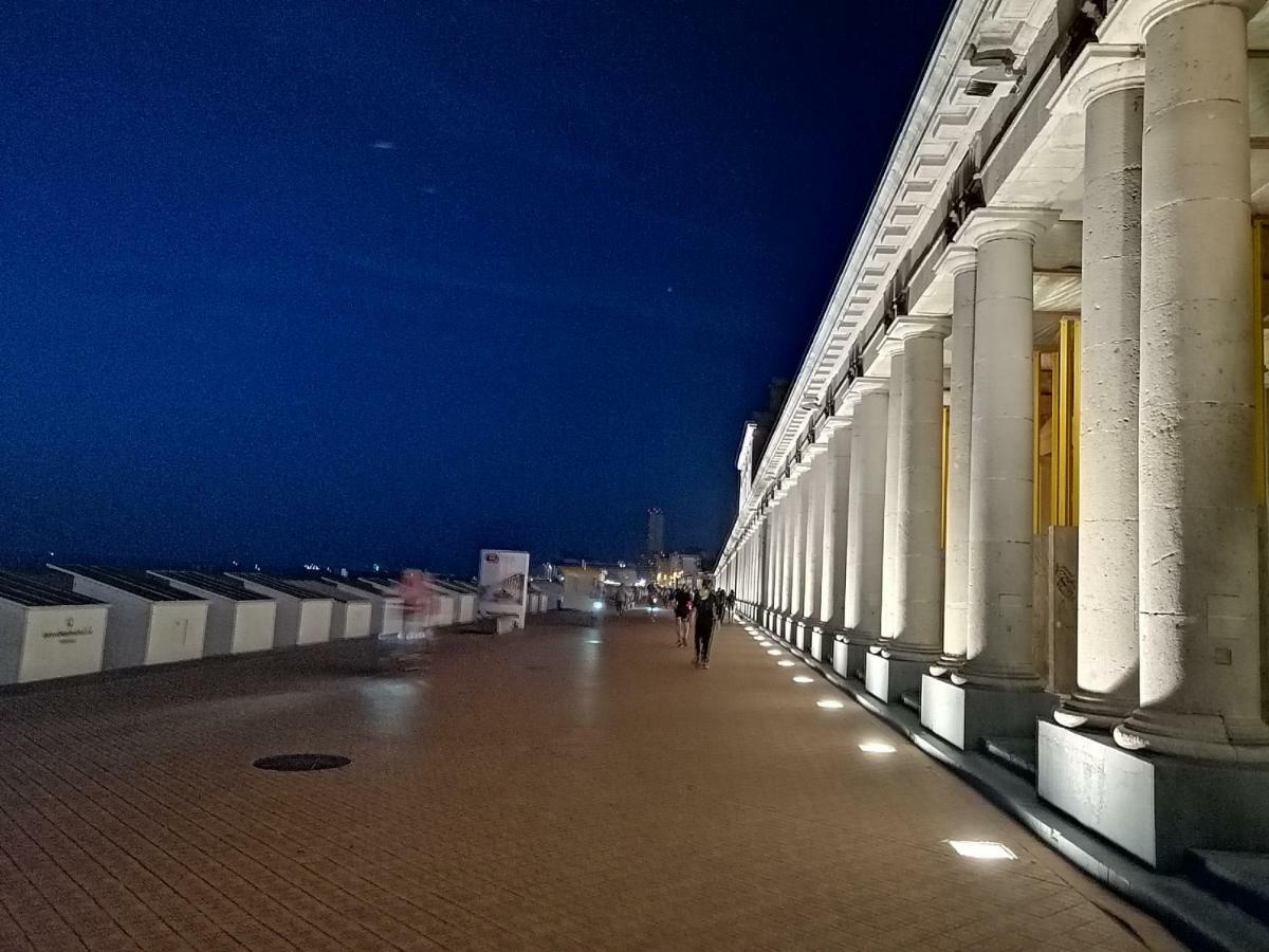 Large Apartment 800M From The Beach 90 Square Meters Ostende Exterior foto